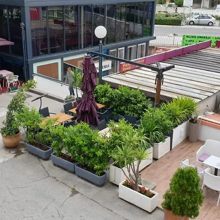 דירה Fortuna Rajna Apartman *